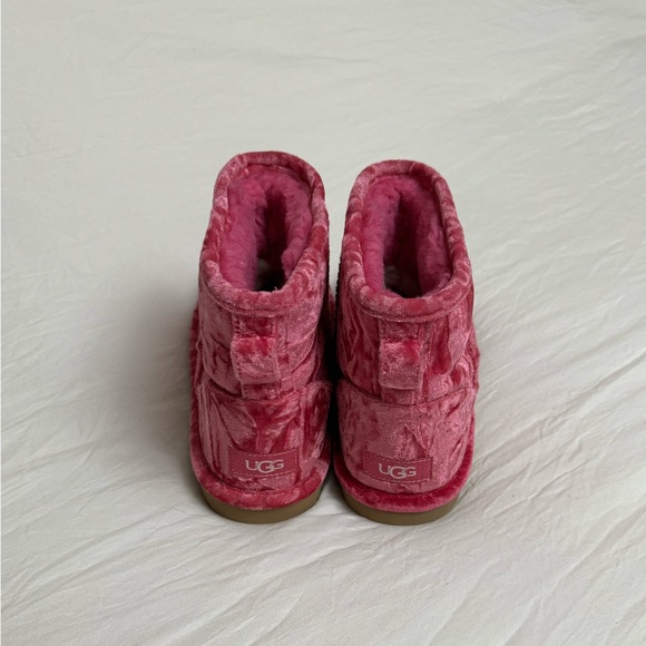 UGG Classic Mini II Velvet Boot Raspberry Sorbet Wool Lining Size 6 Classic - Picture 5 of 14